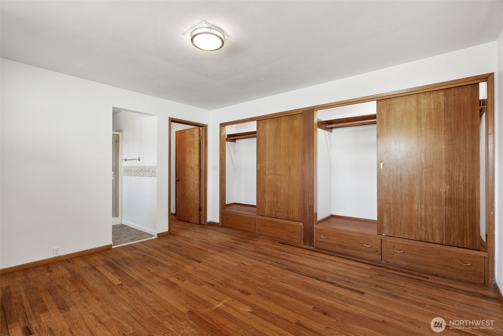 860 E 2nd Avenue Property Photo 14