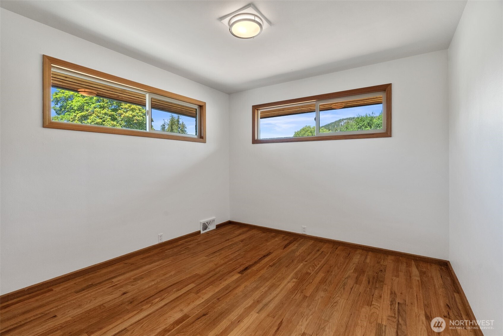 860 E 2nd Avenue Property Photo 16