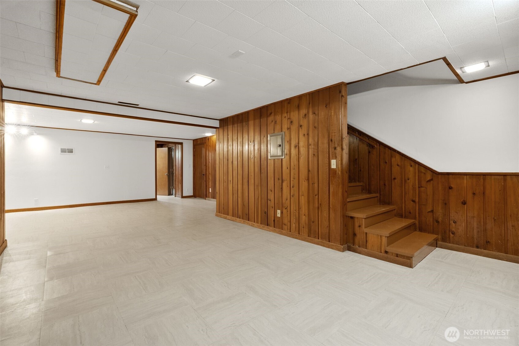 860 E 2nd Avenue Property Photo 21