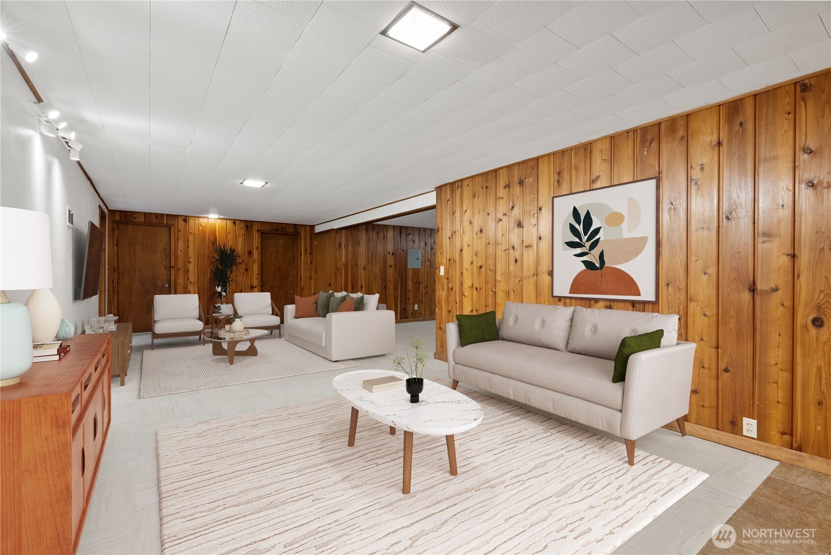 860 E 2nd Avenue Property Photo 22