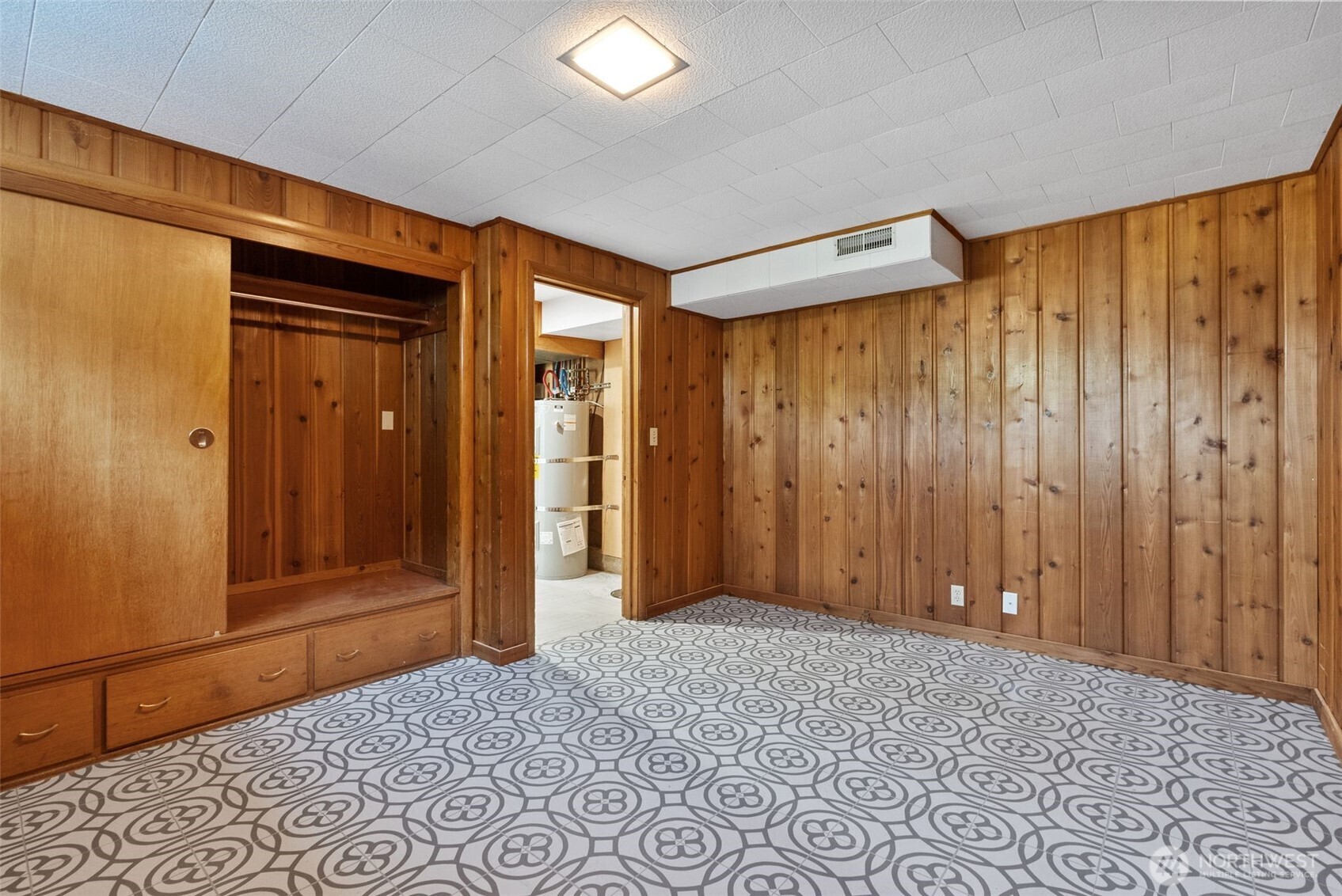 860 E 2nd Avenue Property Photo 29