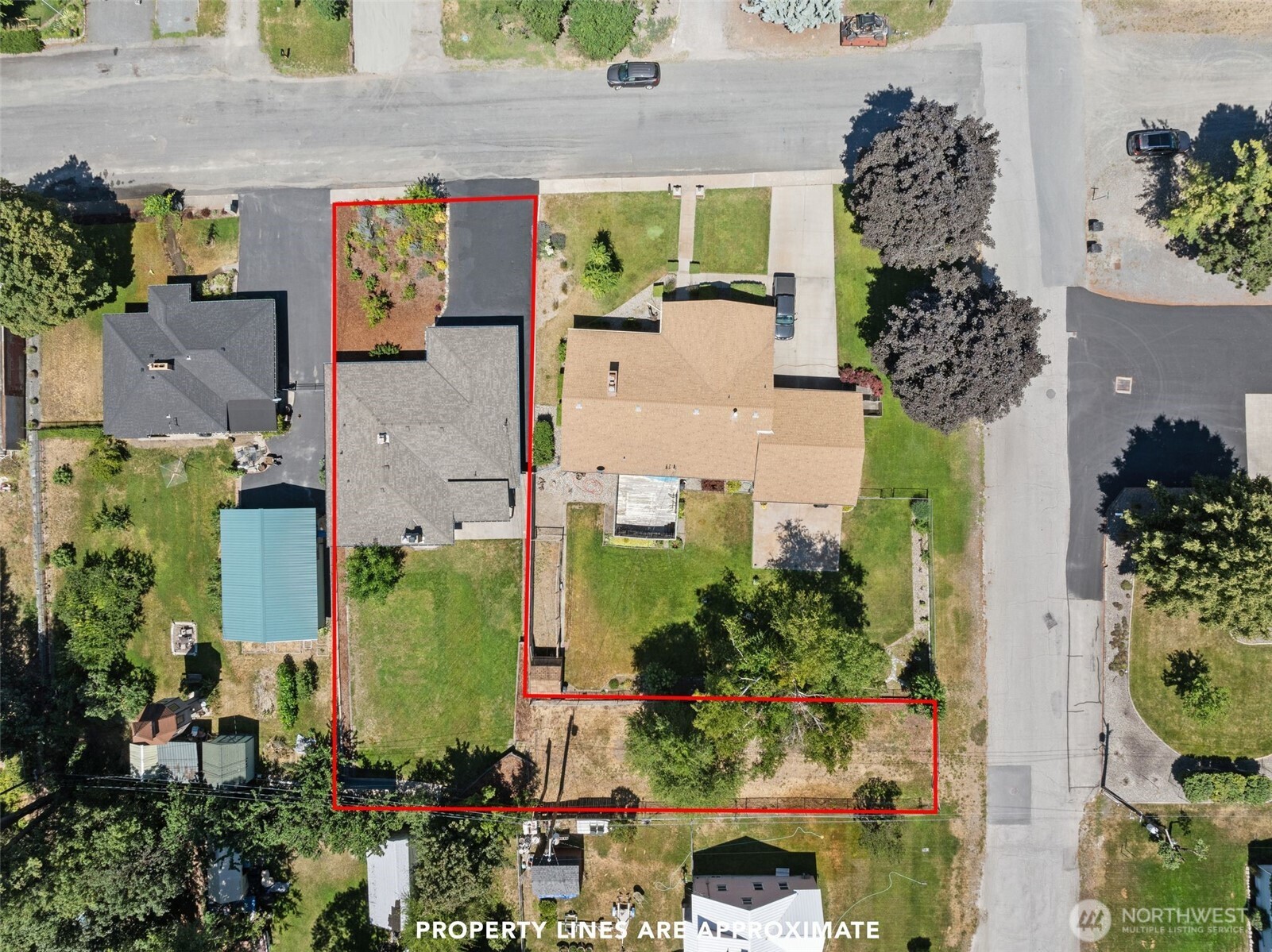 860 E 2nd Avenue Property Photo 36