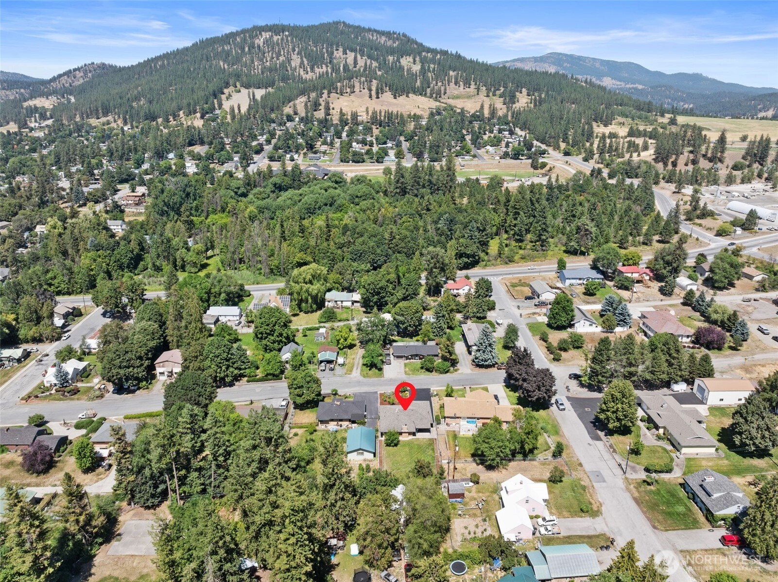 860 E 2nd Avenue Property Photo 38