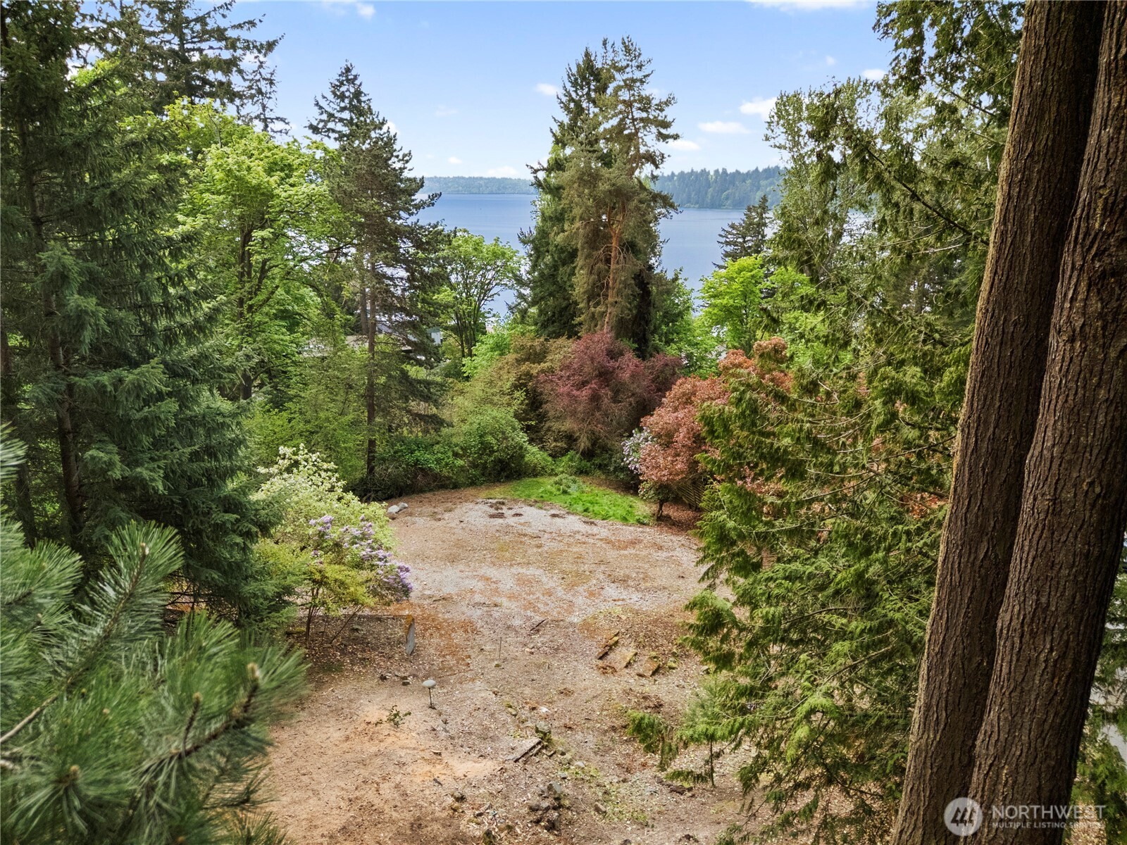 4150 Boulevard Place Property Photo 8