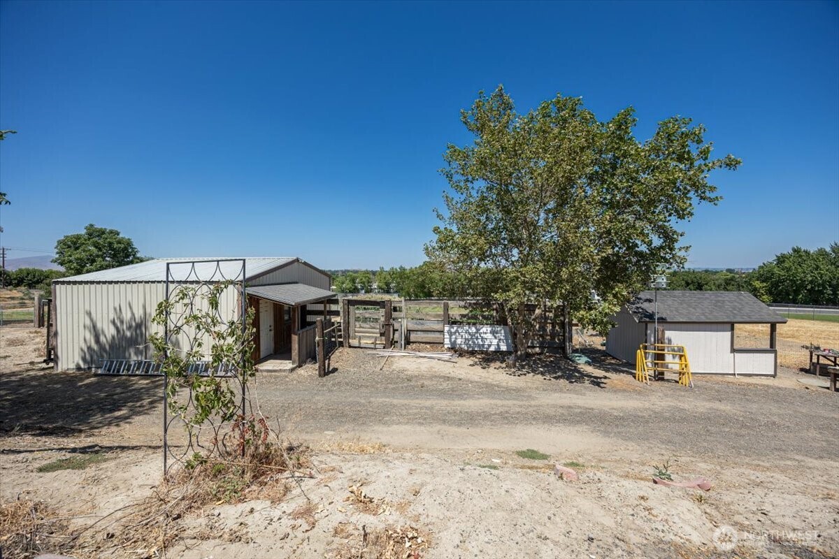 28509 N Dallas Road Property Photo 2