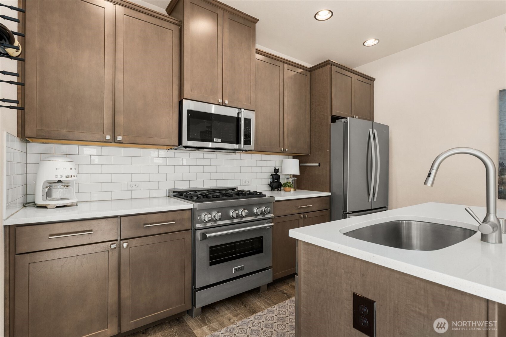 842 Chelan Place Property Photo 7