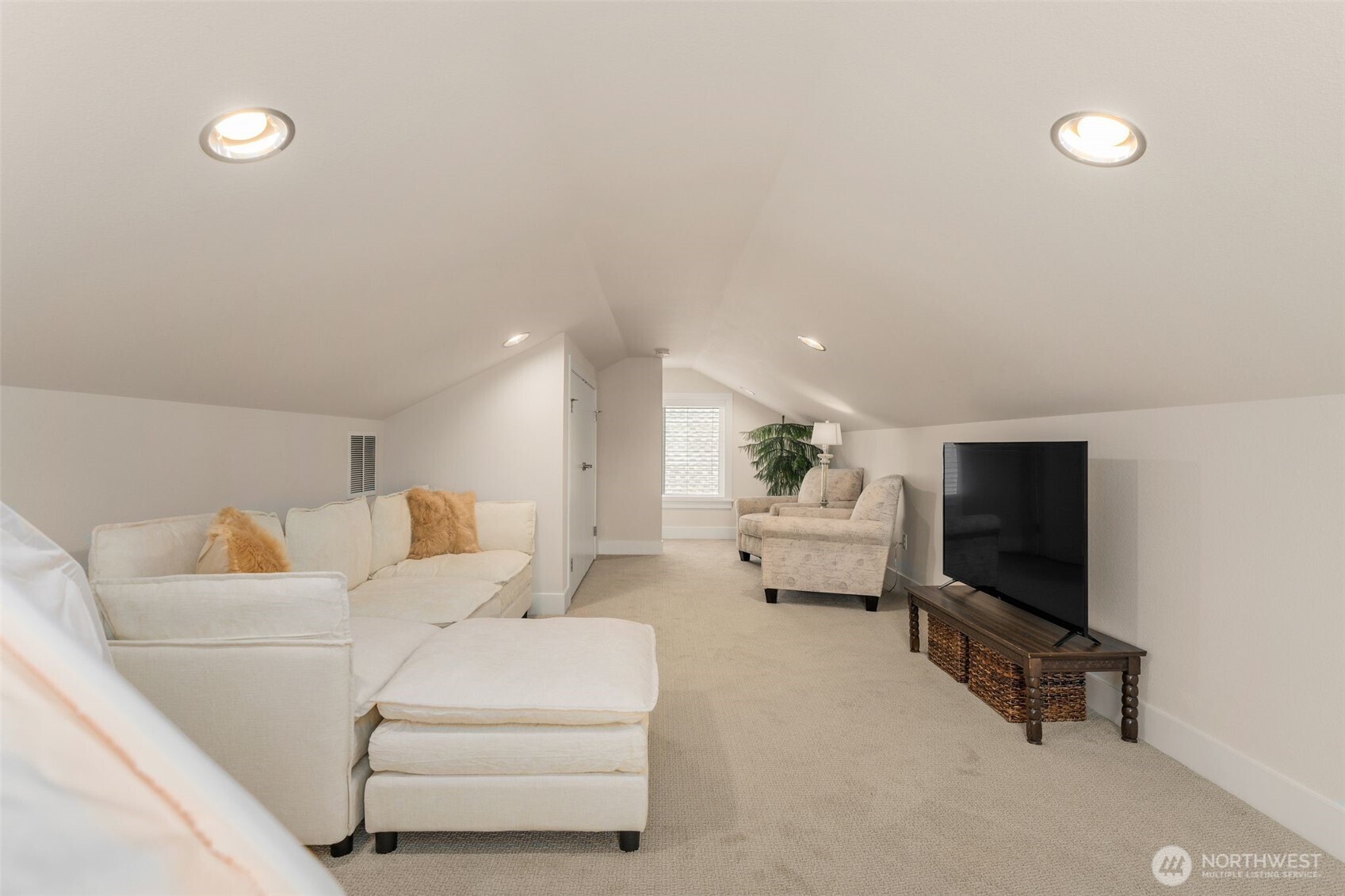 842 Chelan Place Property Photo 25