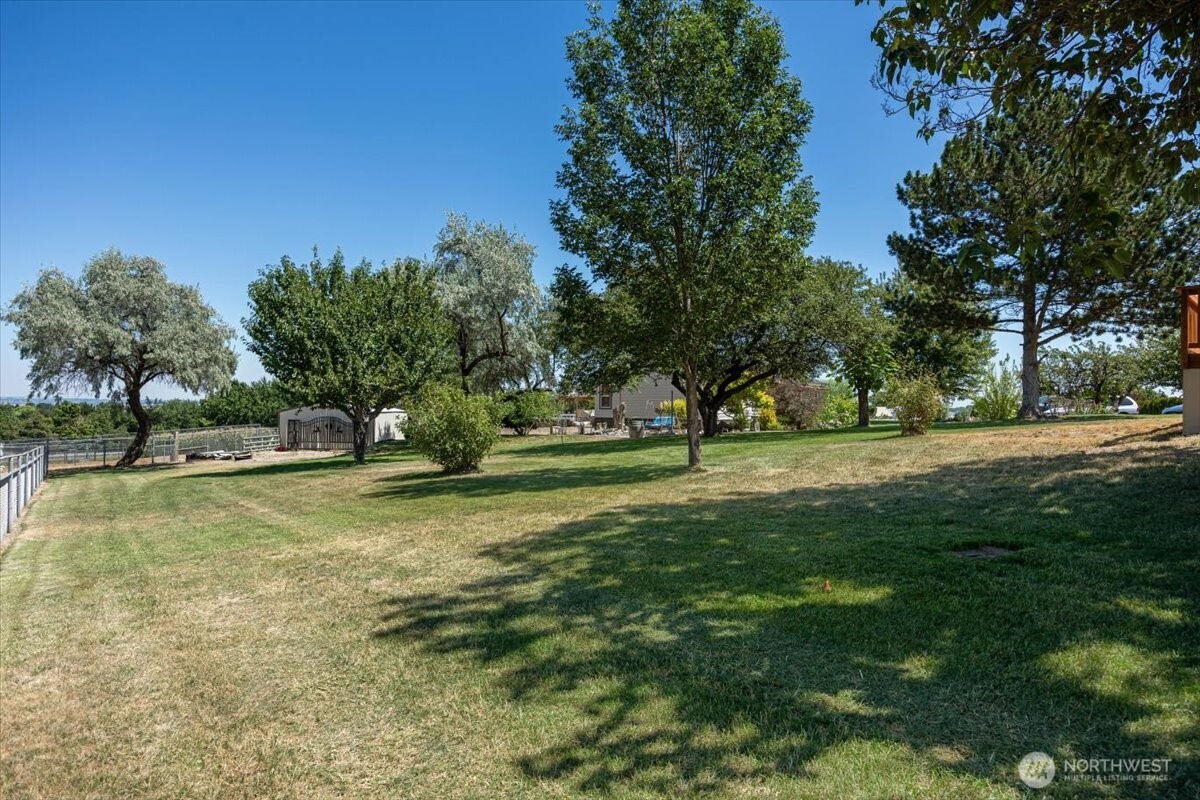 28605 N Dallas Road Property Photo 3