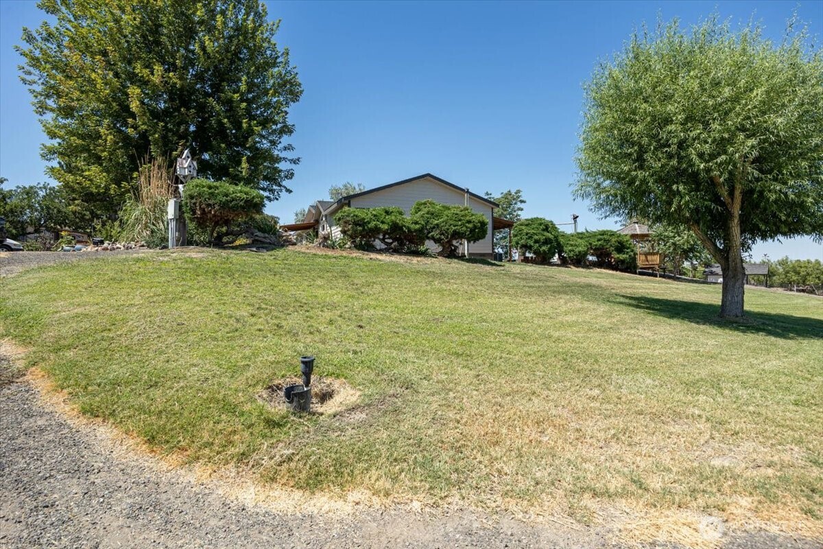 28605 N Dallas Road Property Photo 5