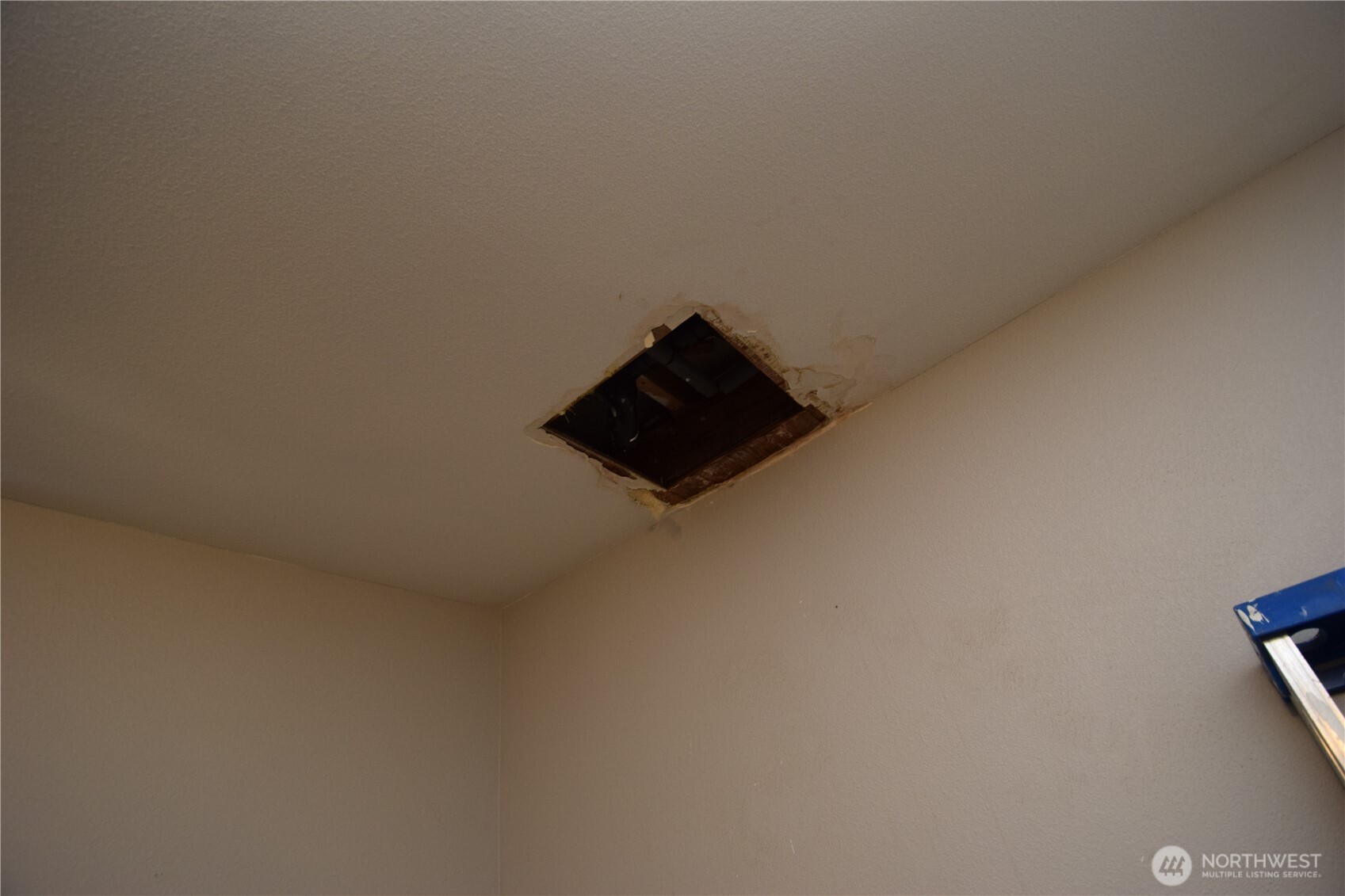 8519 Golden Given Drive Property Photo 16