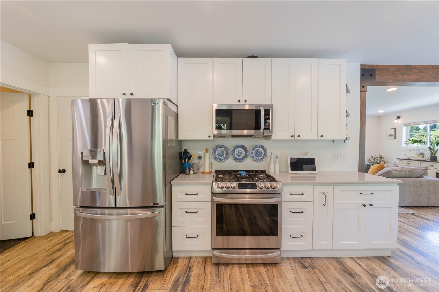 5502 Northwest Drive Property Photo 12