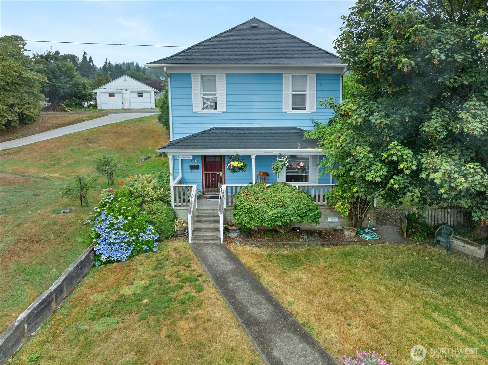 516 W Pioneer Avenue