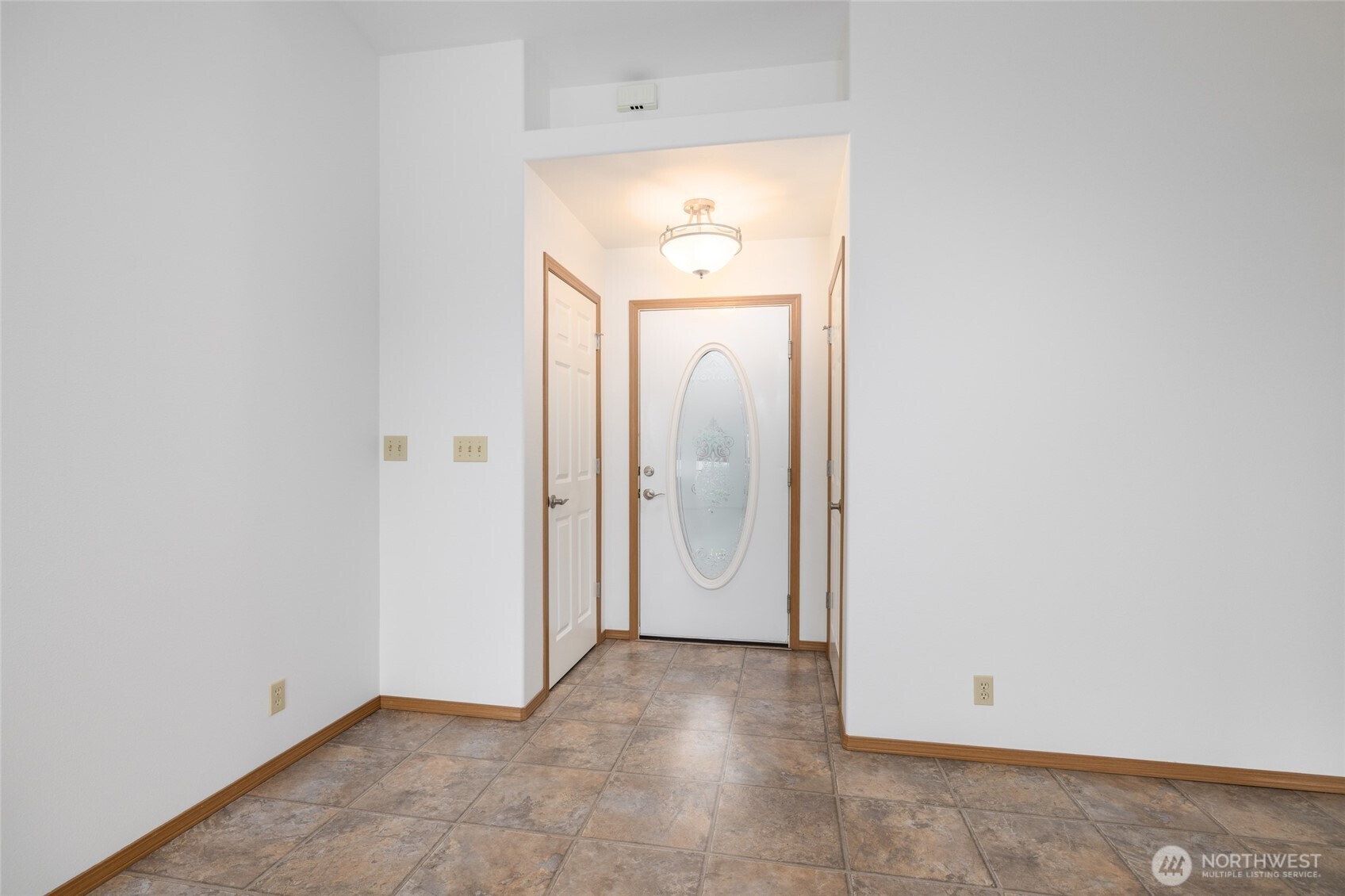 539 Birch Street Property Photo 7