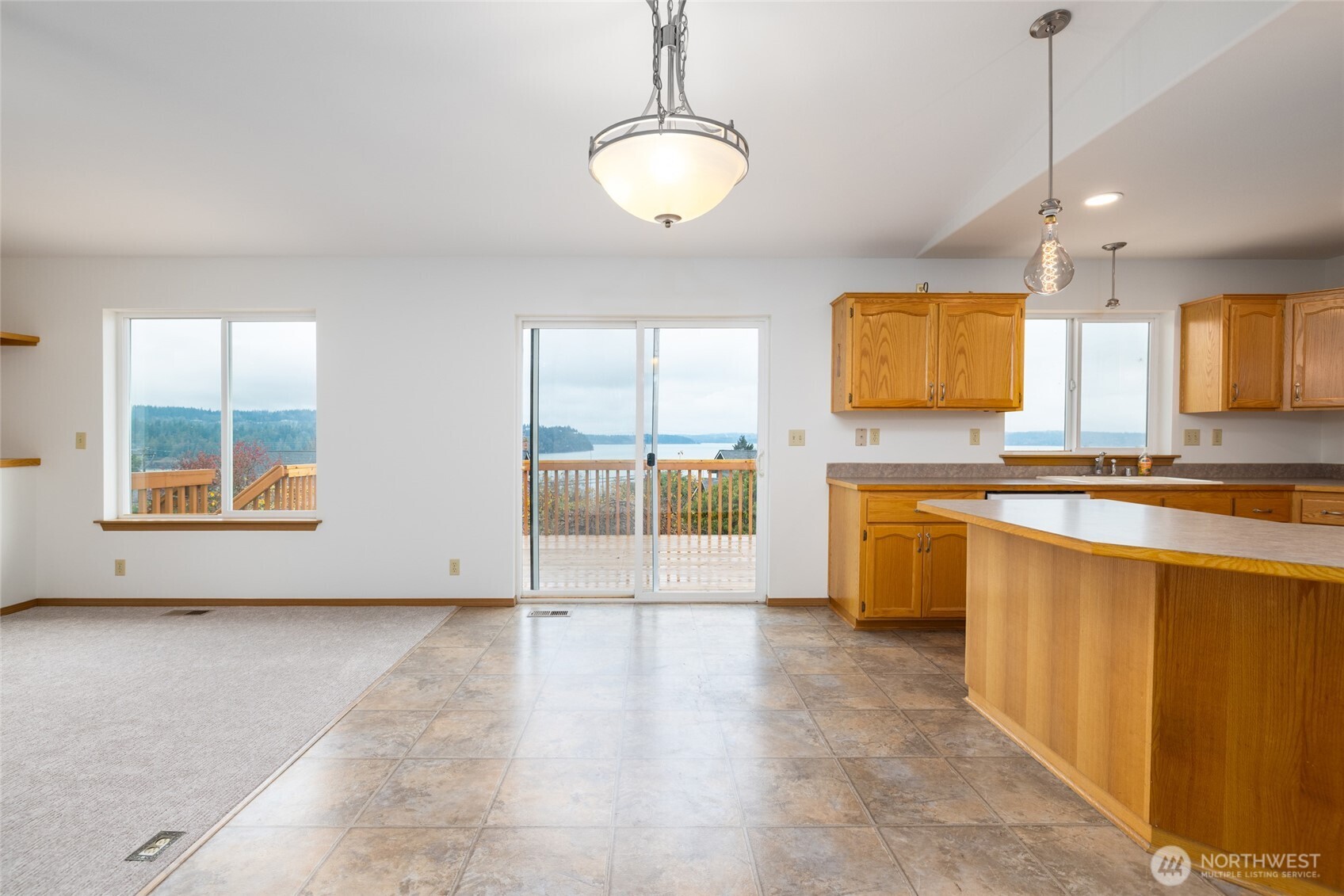 539 Birch Street Property Photo 11