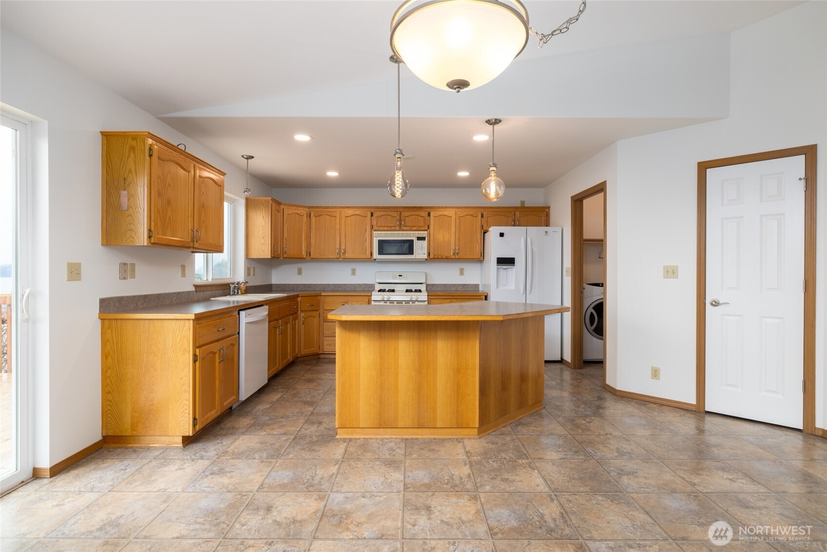 539 Birch Street Property Photo 13