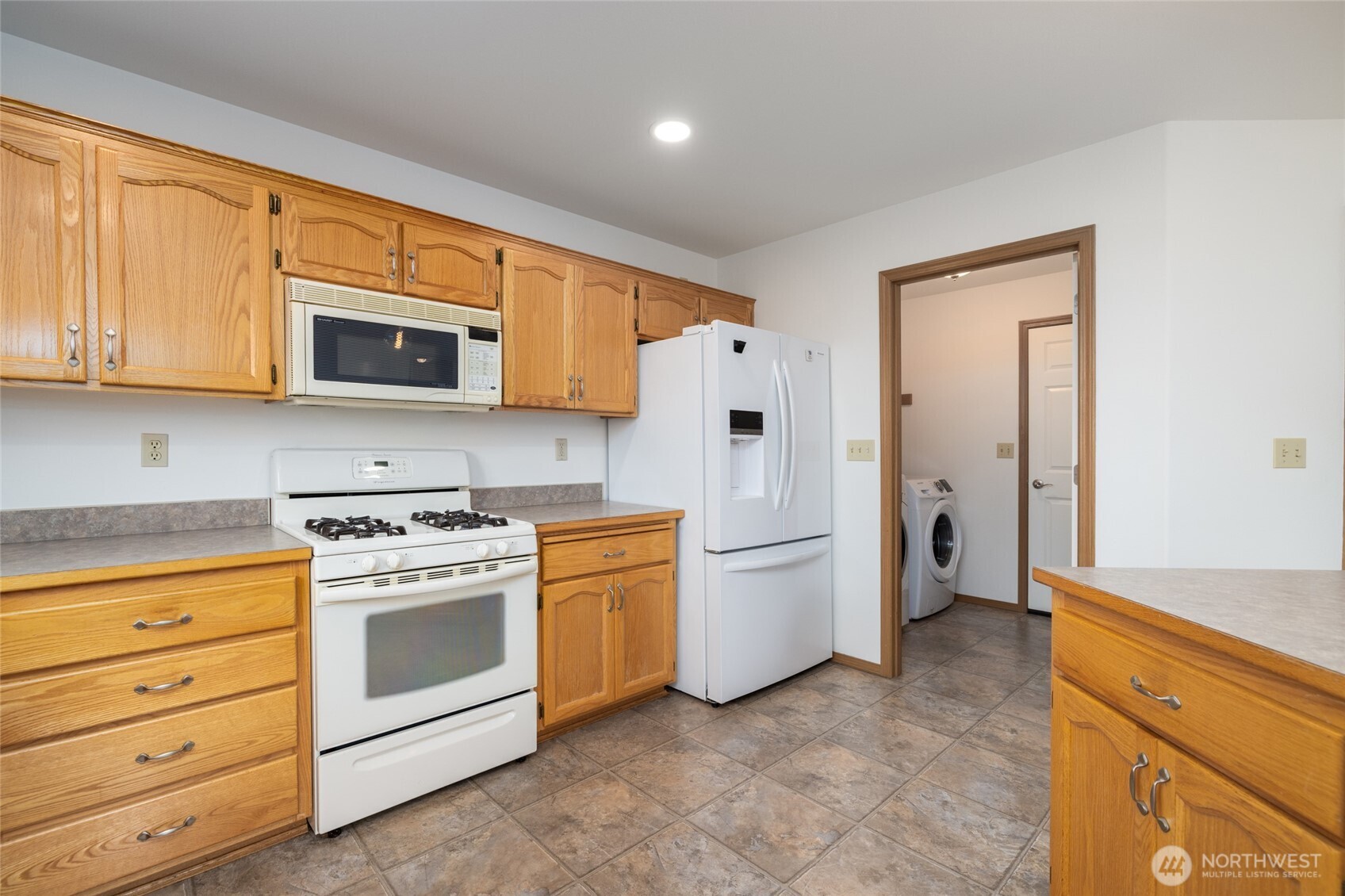 539 Birch Street Property Photo 16