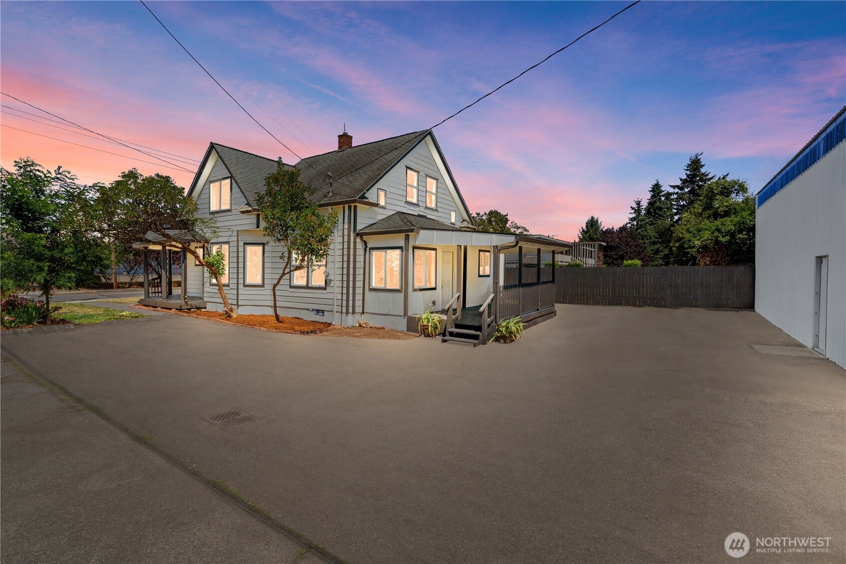 422 W Main Avenue Property Photo 4