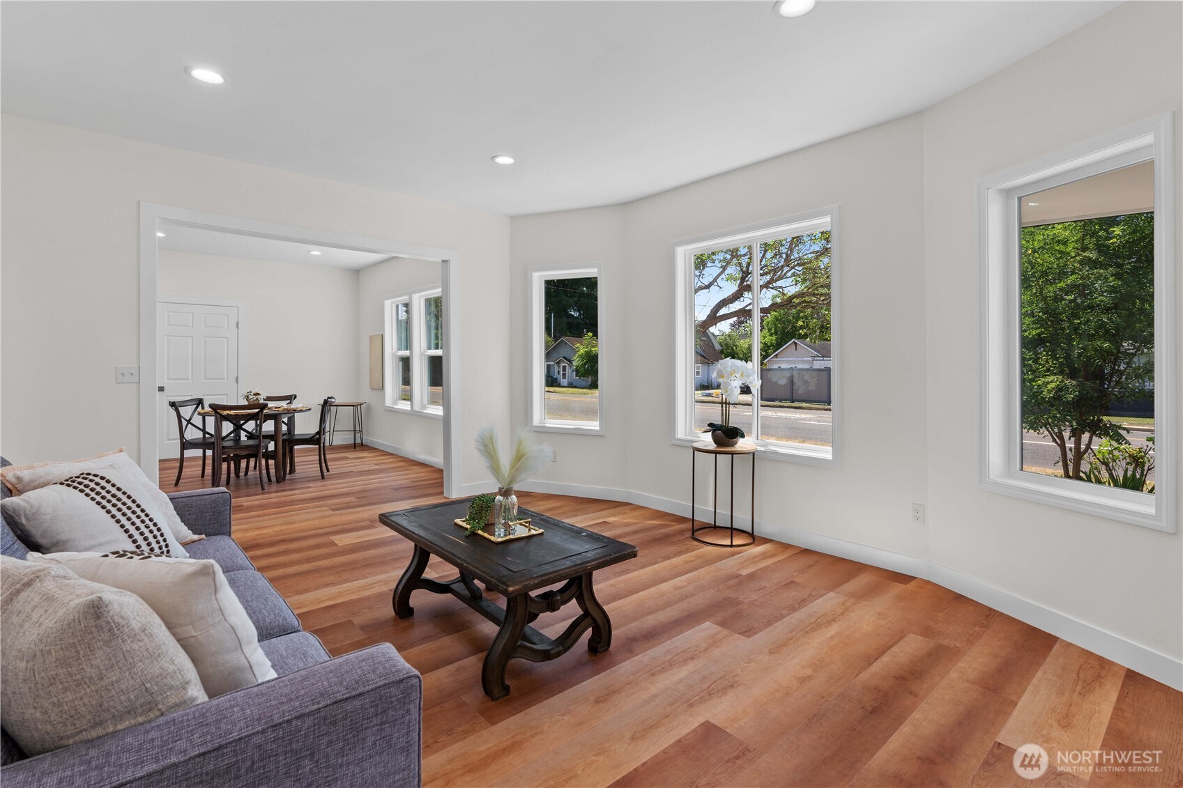 422 W Main Avenue Property Photo 6