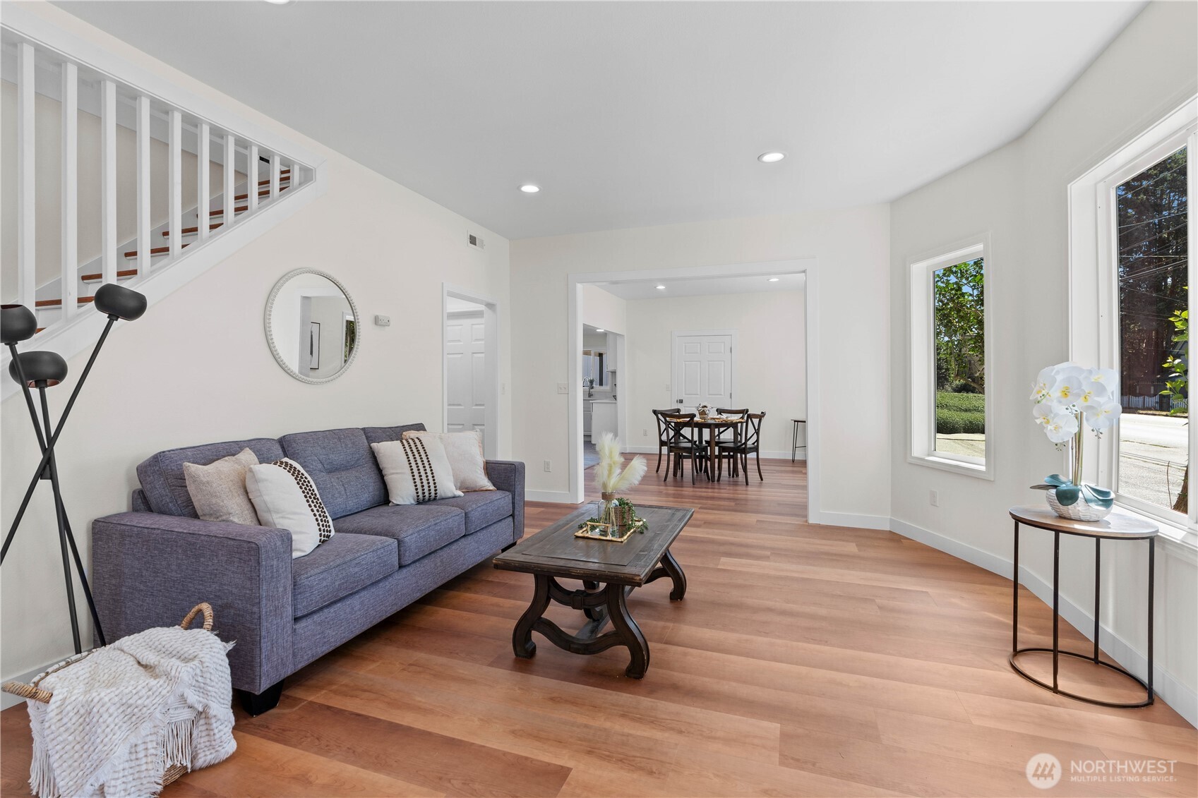 422 W Main Avenue Property Photo 8