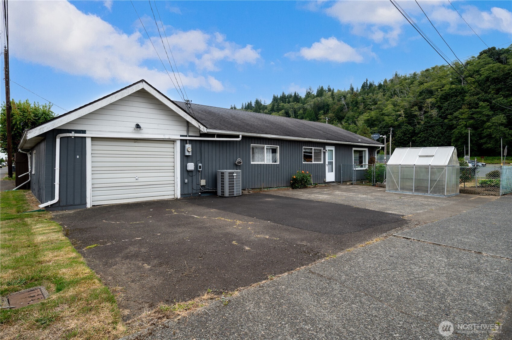 2934 Cherry Street Property Photo 4