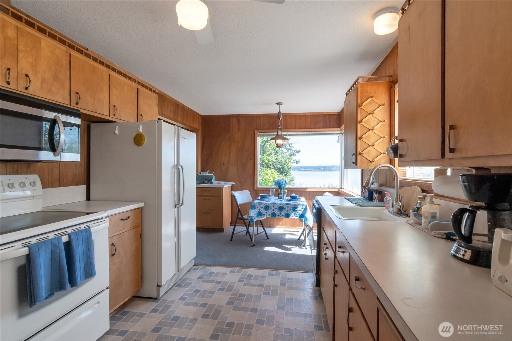 4745 Saratoga Road Property Photo 9