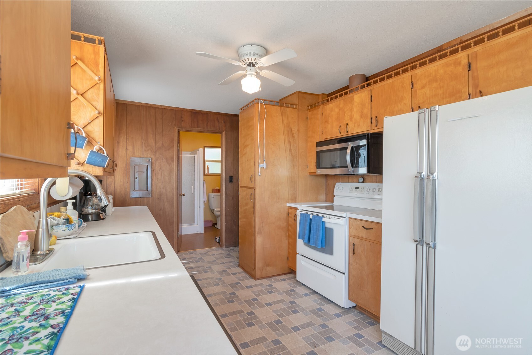 4745 Saratoga Road Property Photo 10