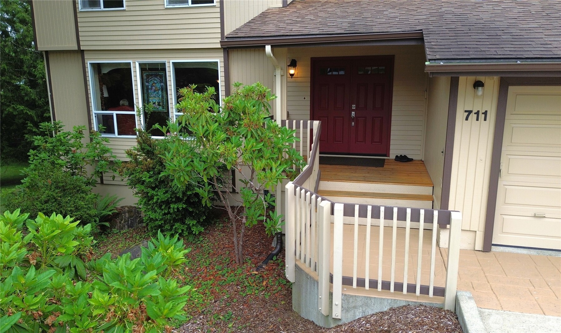 711 Purkey Avenue Property Photo 2