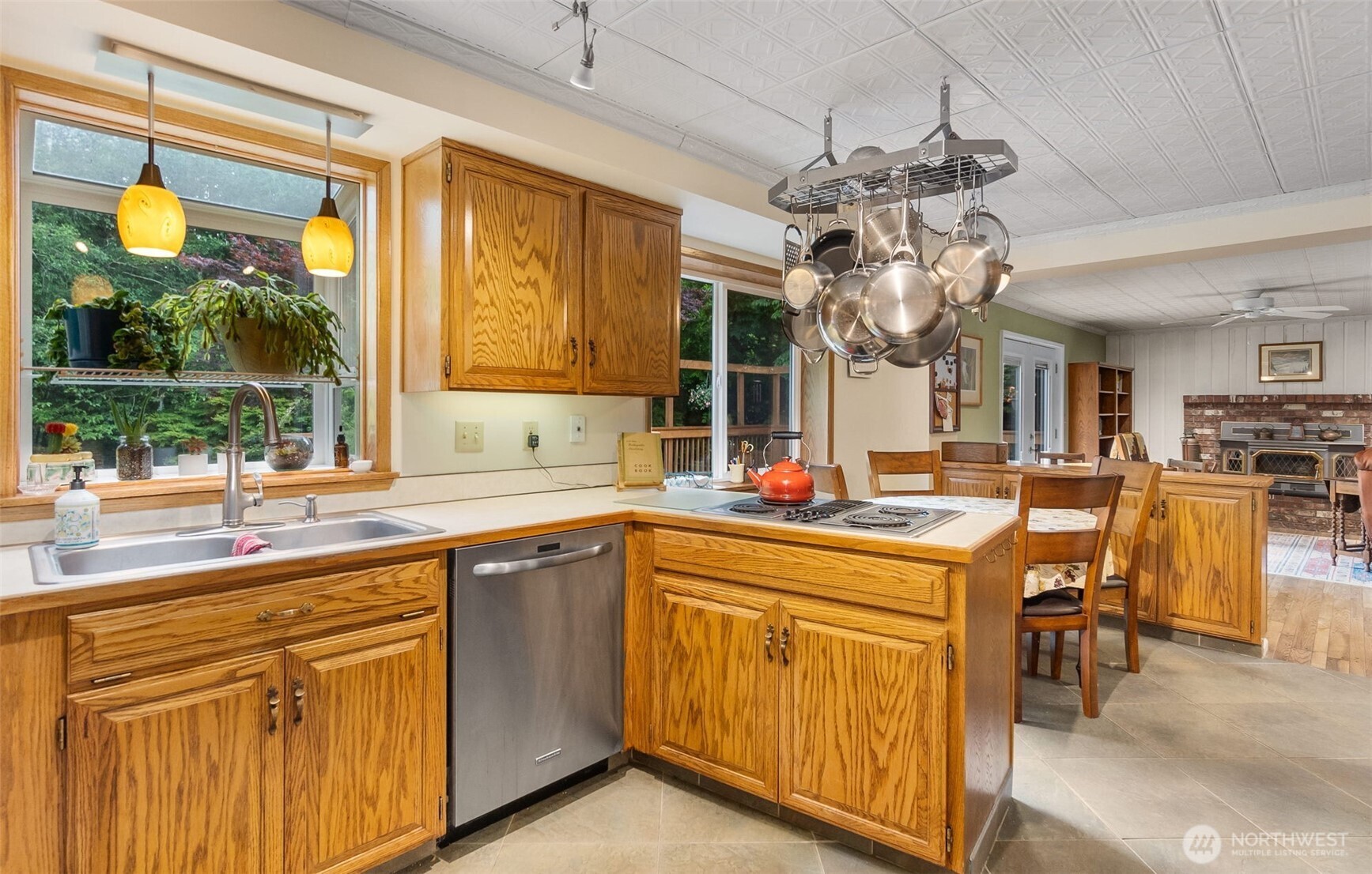 711 Purkey Avenue Property Photo 10