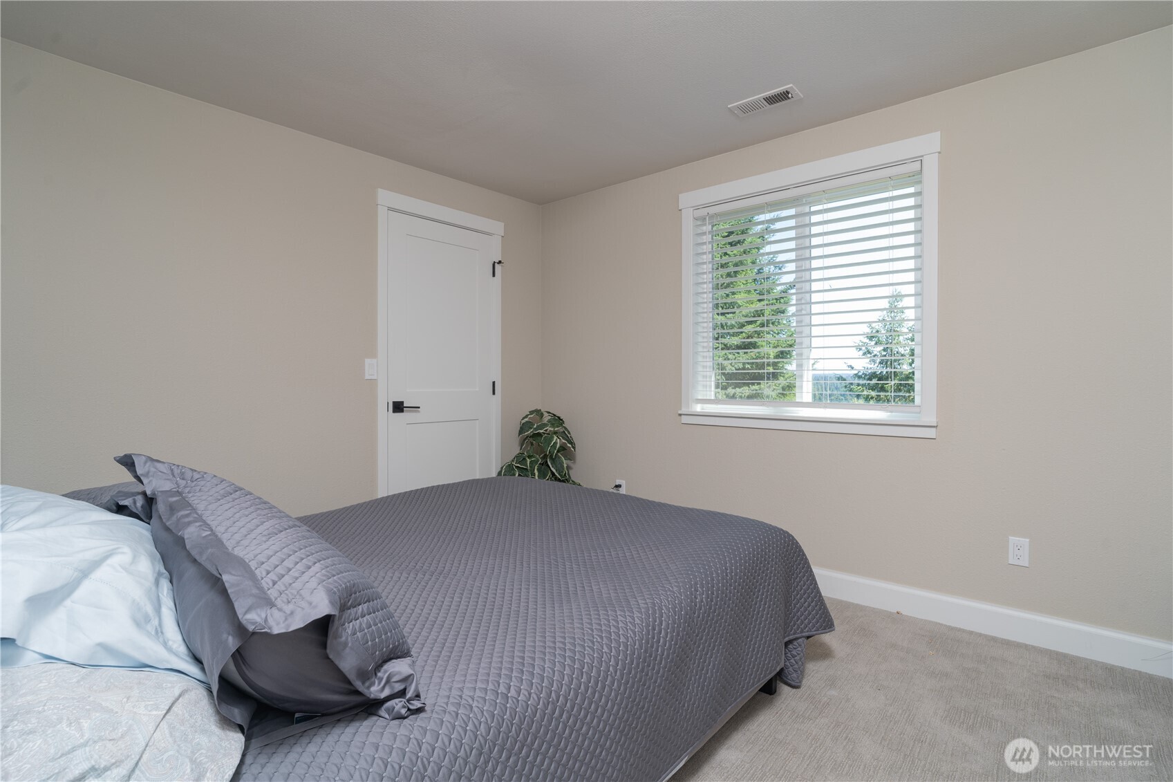 7118 57th Street Court Property Photo 12