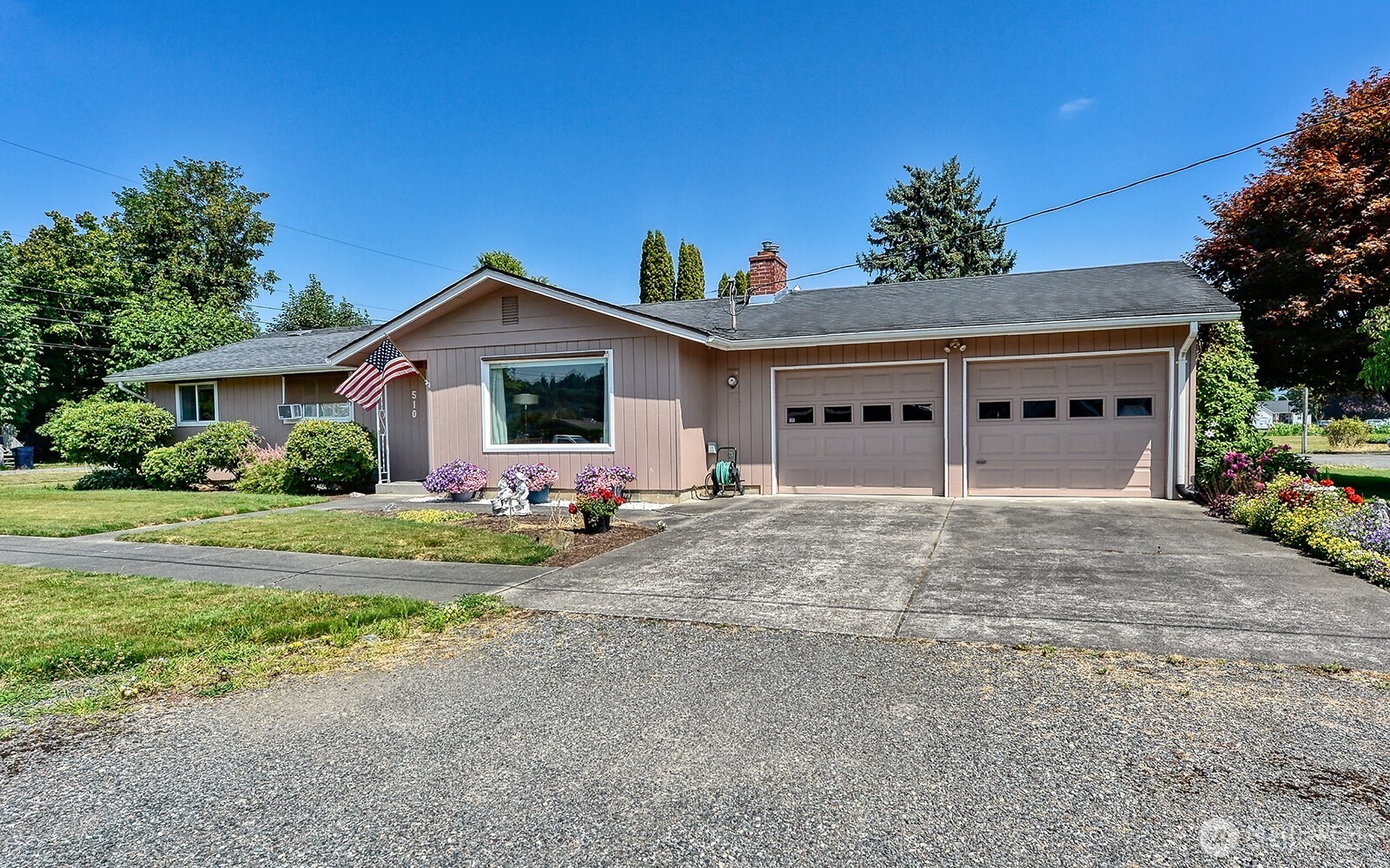 510 Lawson Street Property Photo 1