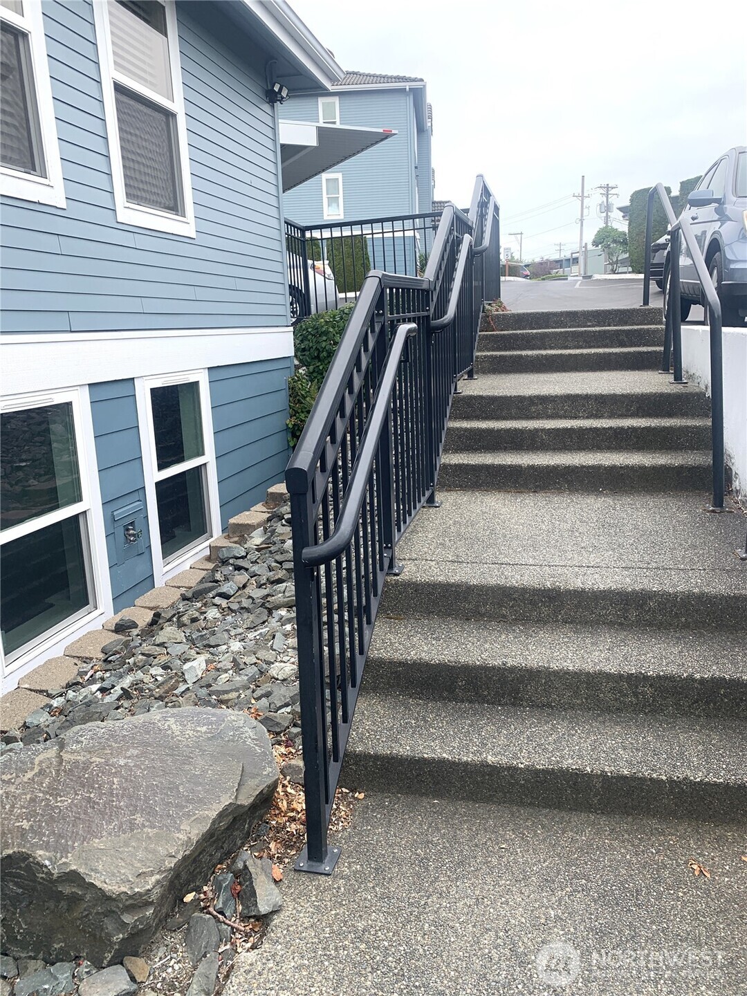 625 N Jackson Avenue C24 Property Photo 6