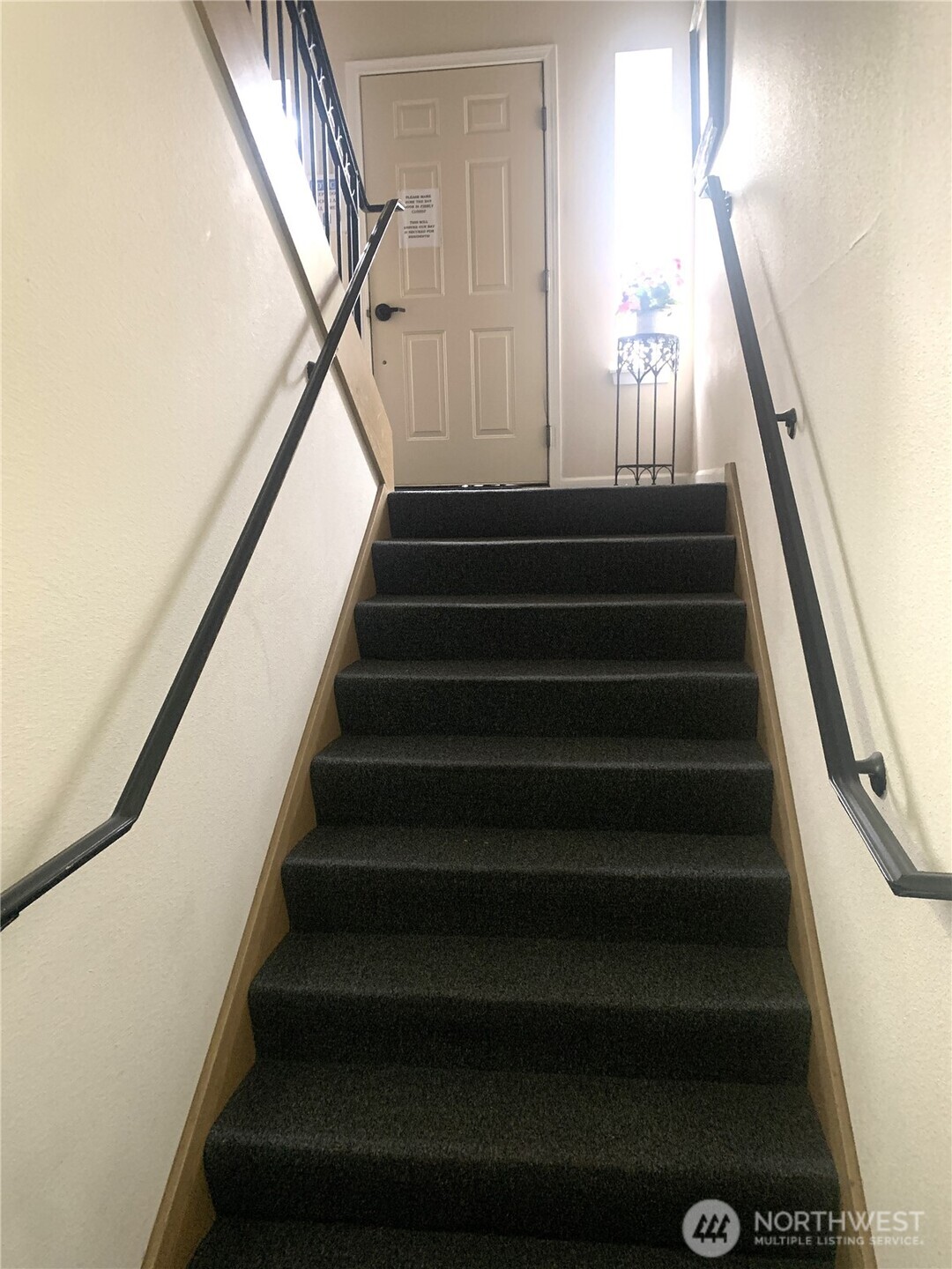 625 N Jackson Avenue C24 Property Photo 7