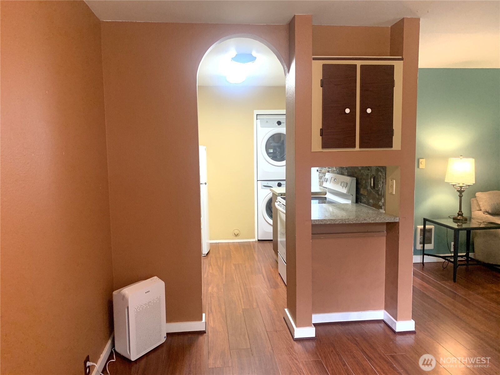 625 N Jackson Avenue C24 Property Photo 12