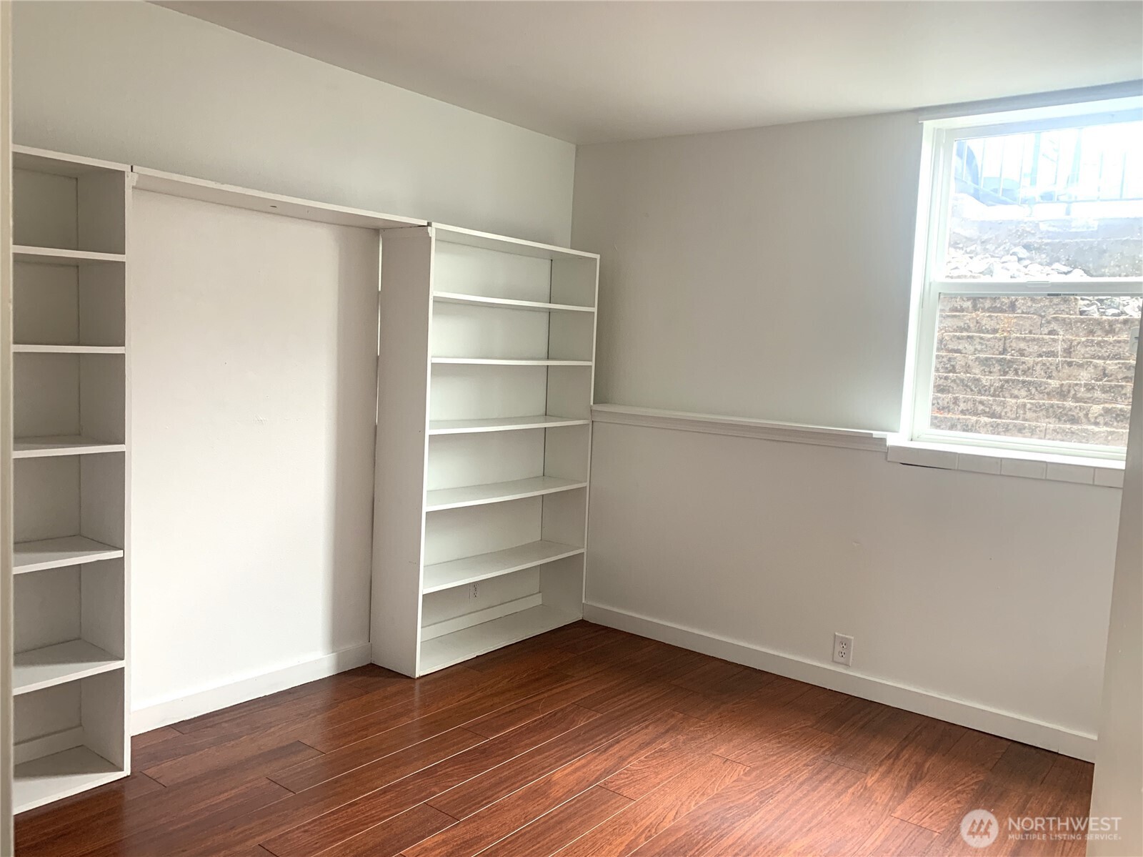 625 N Jackson Avenue C24 Property Photo 21