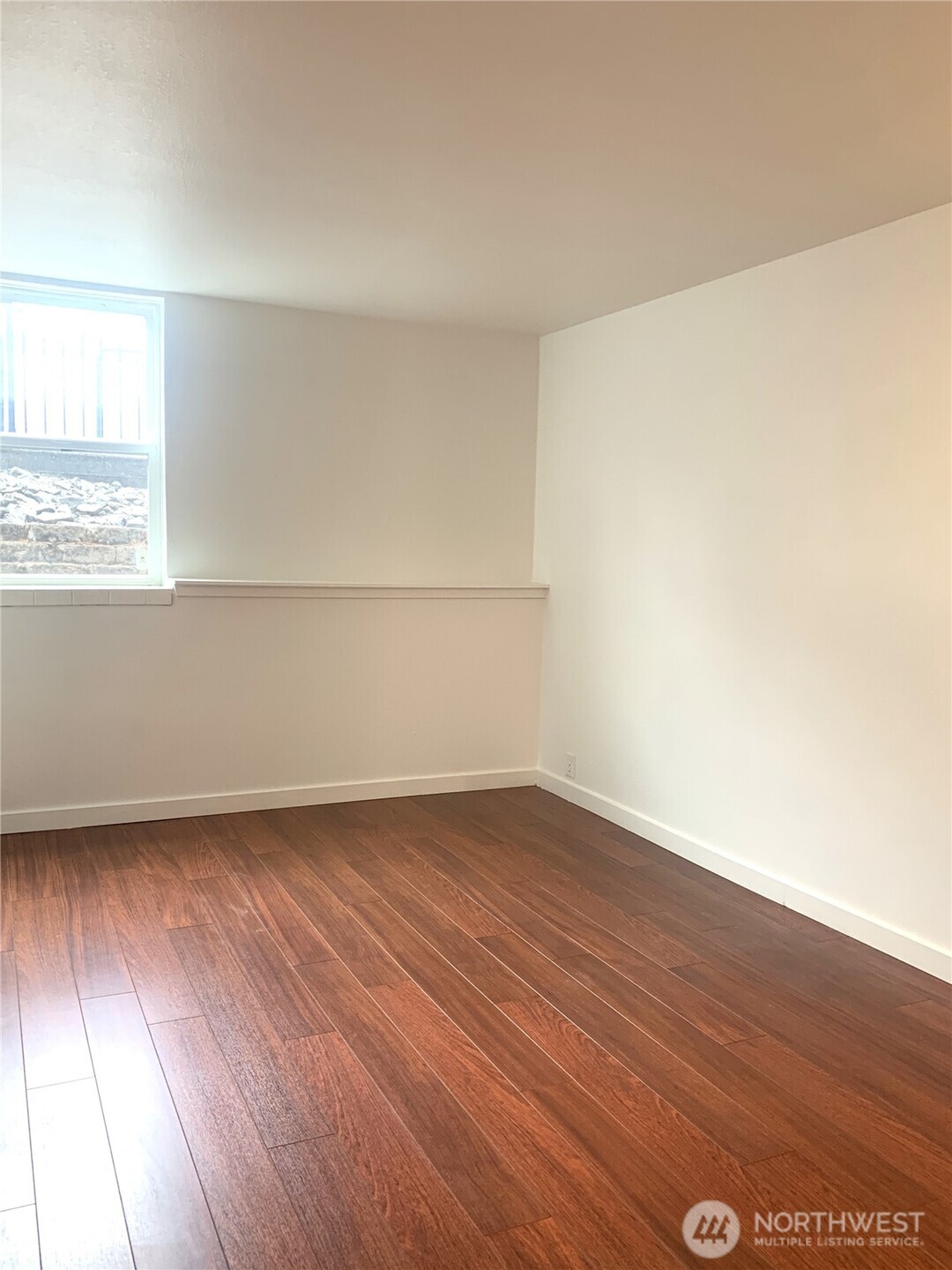 625 N Jackson Avenue C24 Property Photo 23