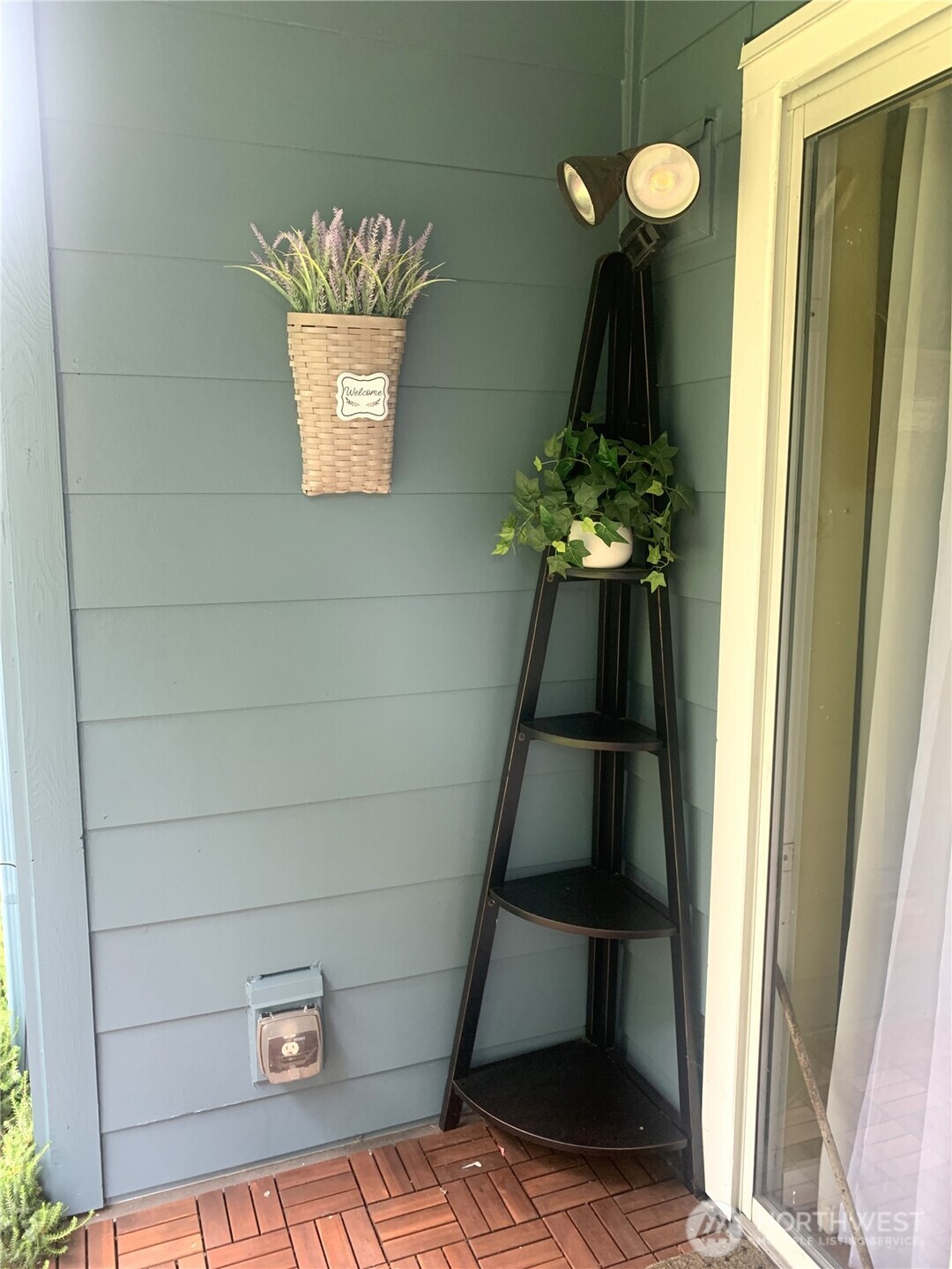 625 N Jackson Avenue C24 Property Photo 26