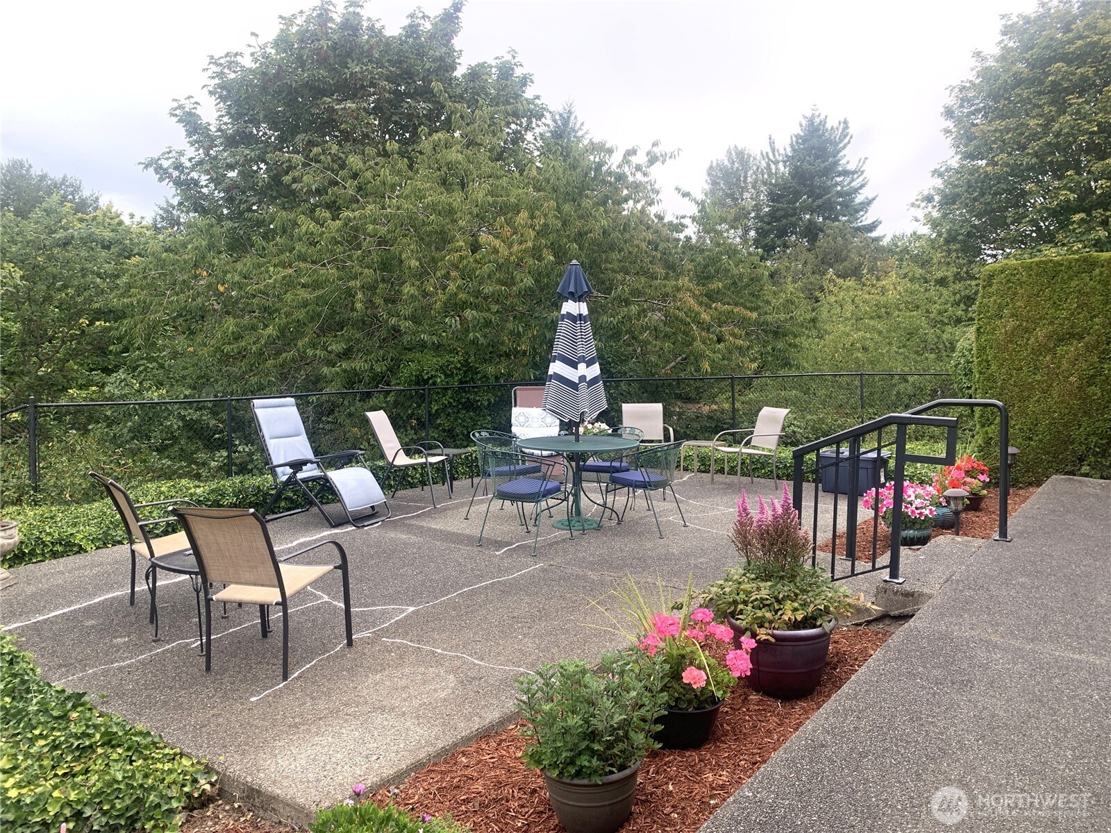 625 N Jackson Avenue C24 Property Photo 27