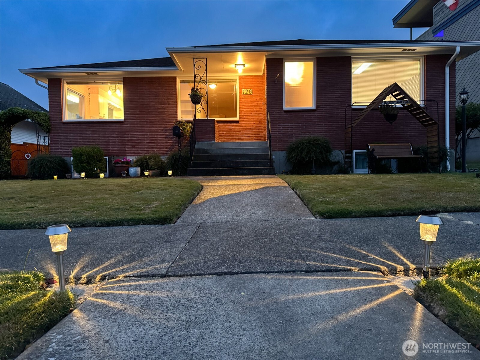 126 W 6th Street Property Photo 1