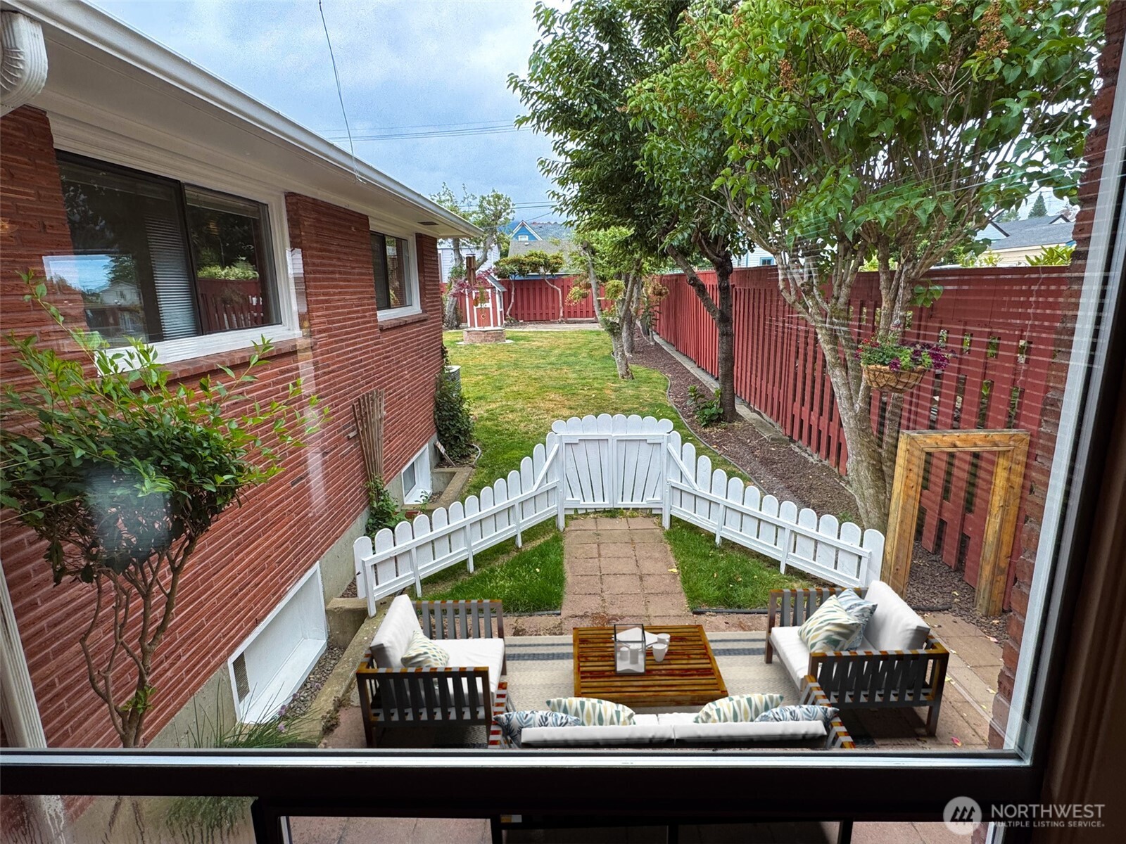 126 W 6th Street Property Photo 4