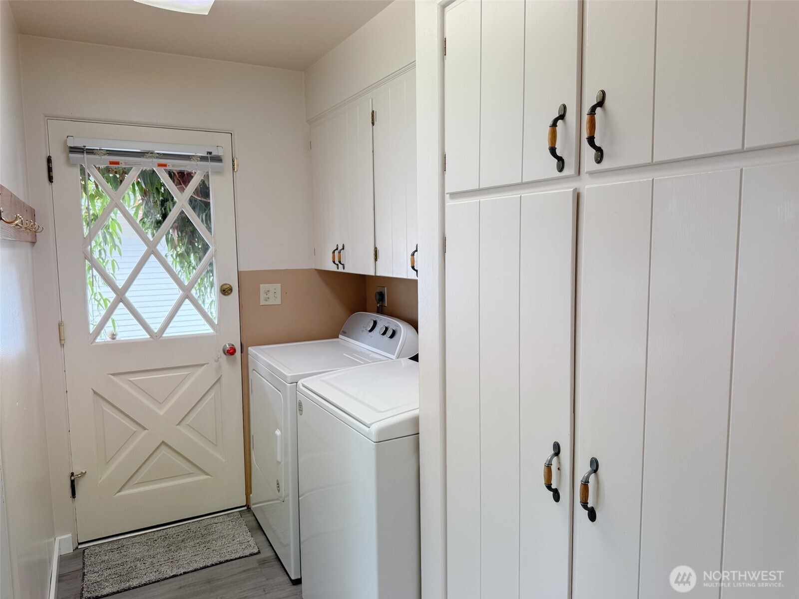 126 W 6th Street Property Photo 11