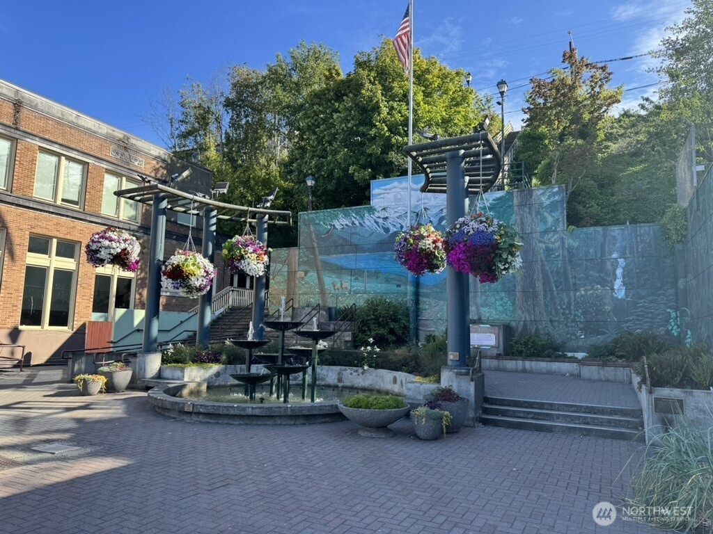 126 W 6th Street Property Photo 39