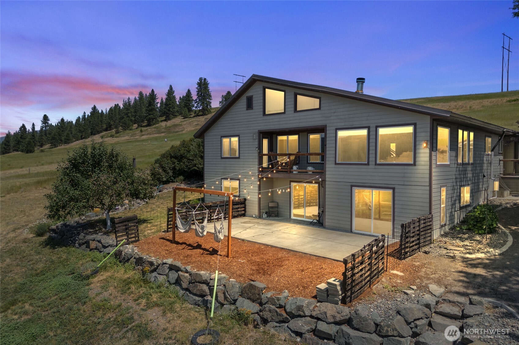 267 S Hwy 395 Property Photo 1