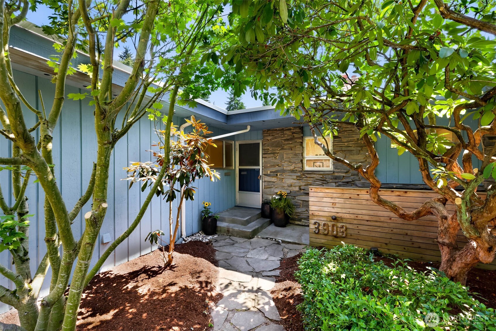 3903 W Emerson Street Property Photo 1