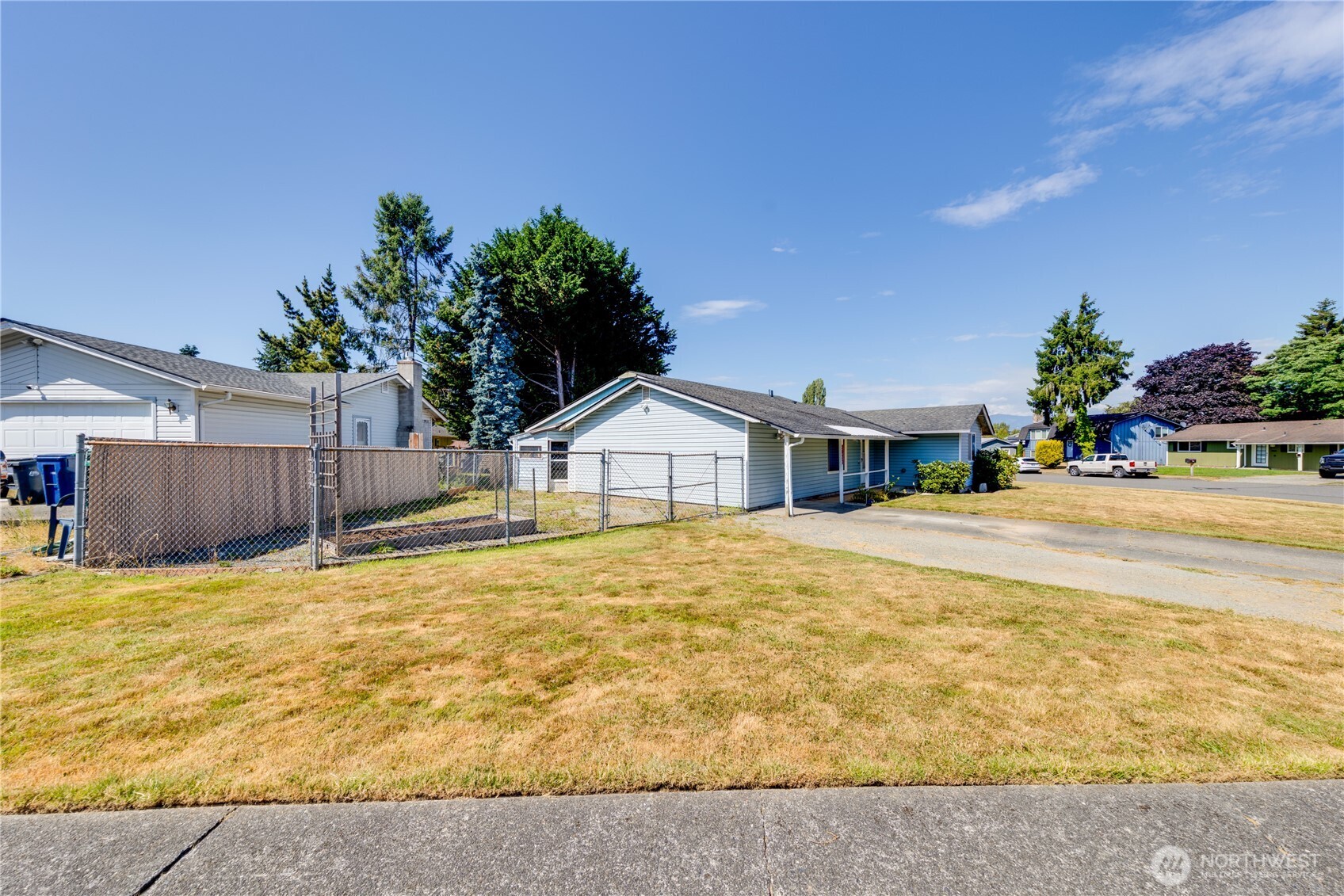 2027 E Belair Drive Property Photo 2