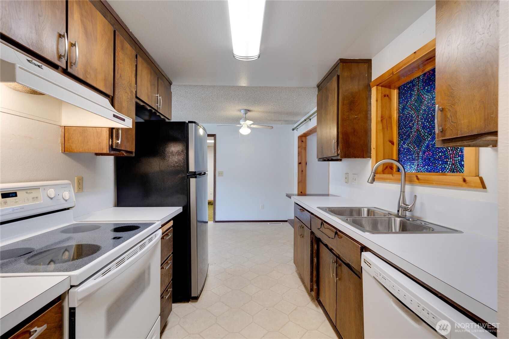 2027 E Belair Drive Property Photo 7