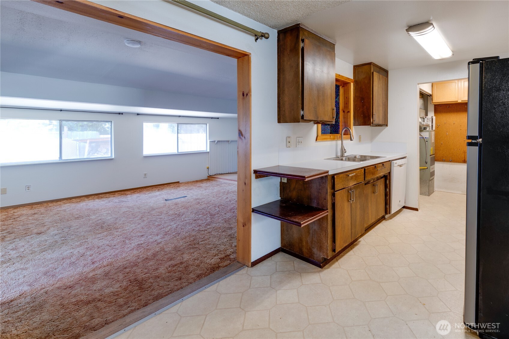 2027 E Belair Drive Property Photo 8