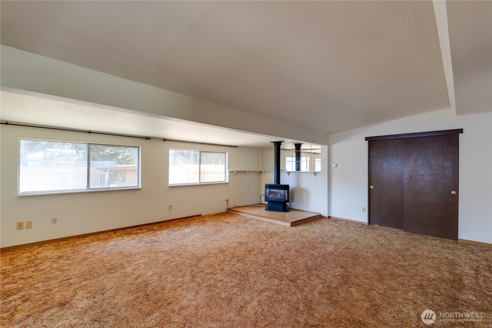 2027 E Belair Drive Property Photo 12