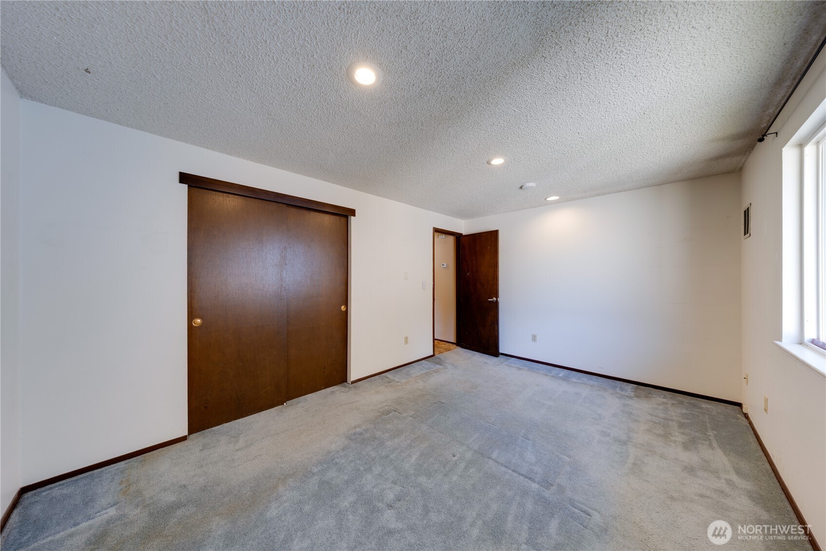 2027 E Belair Drive Property Photo 18