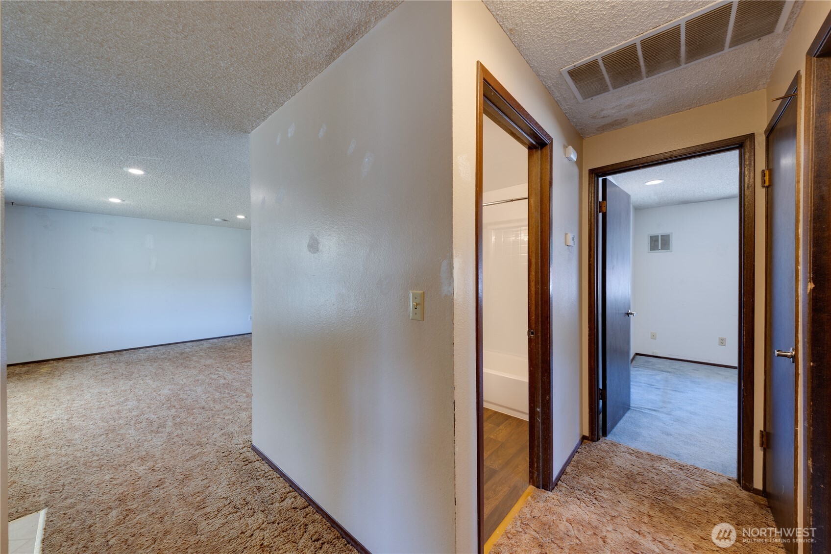 2027 E Belair Drive Property Photo 24