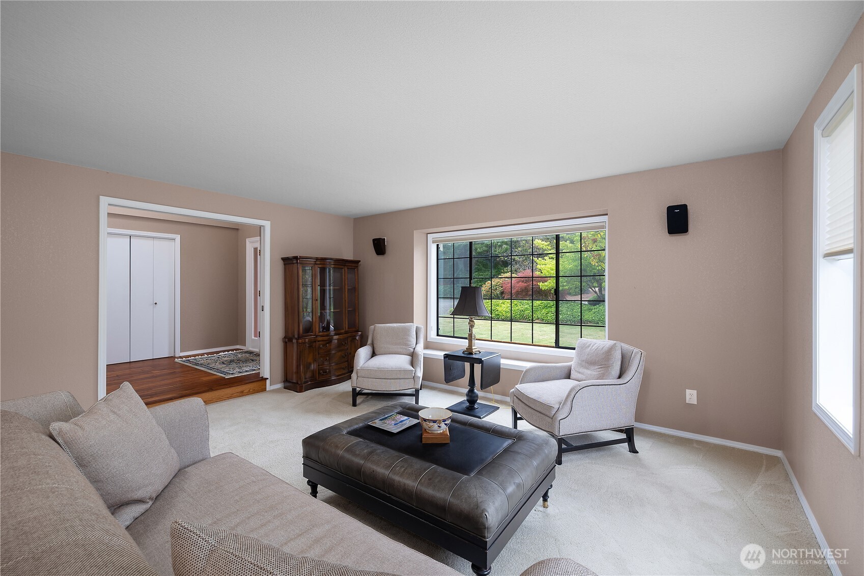 3939 Foxhall Drive Property Photo 6